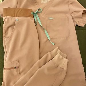 FIGS mineral mauve jogger set